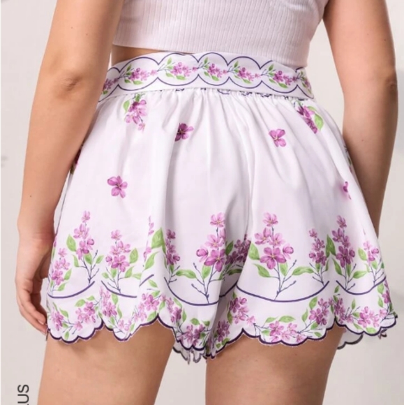 SHEIN floral print scalloped shorts - Picture 3 of 8